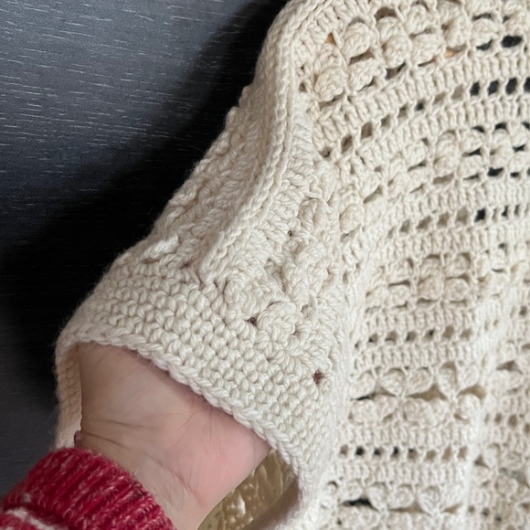 Handmade Oversized Crocheted Wool Cream Vest with Vintage Buttons XL-XXL - Picture 9 of 10